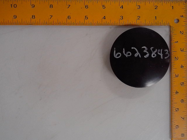 6623843 Cap for AGCO