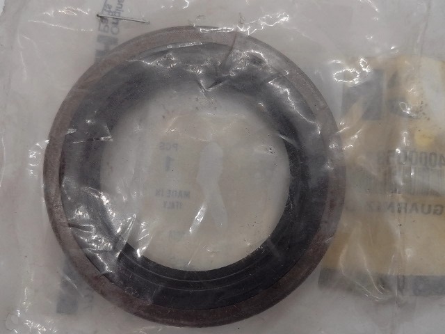 40000581 Seal for CUB CADET