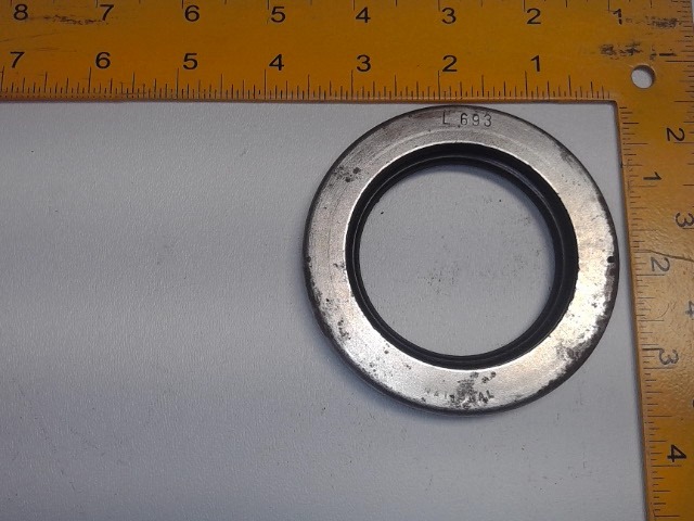 L693 Oil Seal