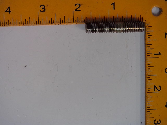 1110183 AGCO Stud