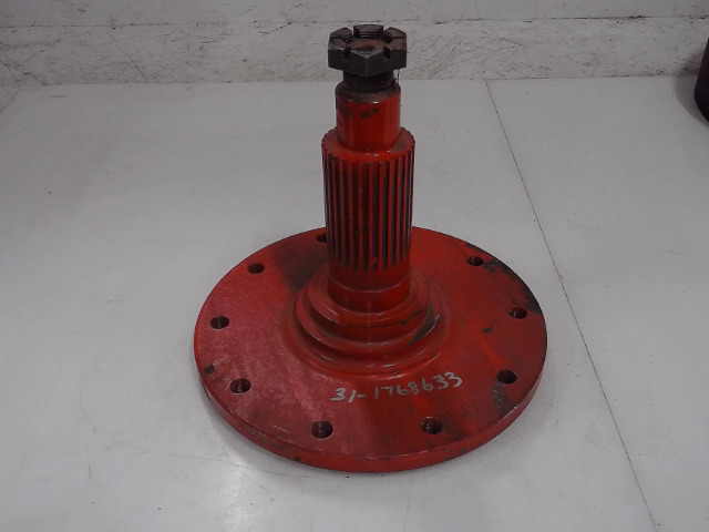 31-1768633 Hub/nut for AGCO