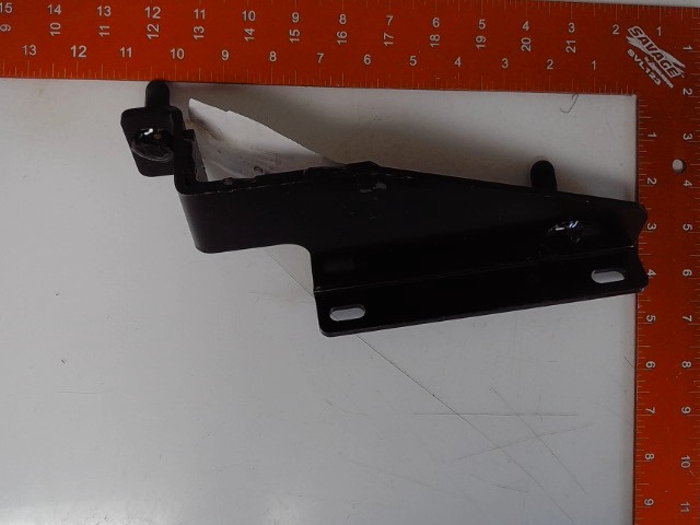2202858C2 Bracket for NAVISTAR