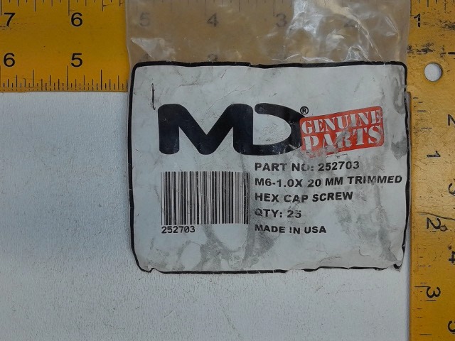 252703 MACDON Bolt