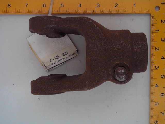 A-102-3521 Yoke for JOHN DEERE