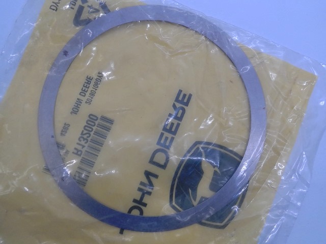 R132000 Shim for JOHN DEERE