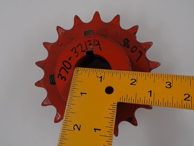 370-32139 Sprkt for GEHL MANITOU