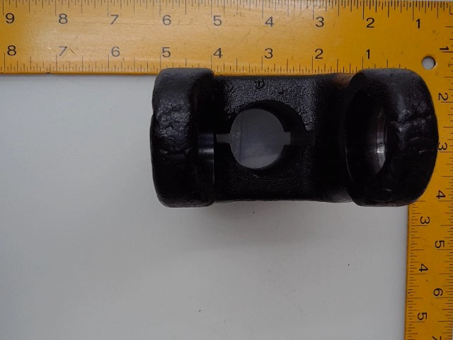 30621 MACDON Yoke