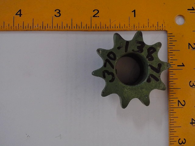 370-13876 Spkt for GEHL MANITOU