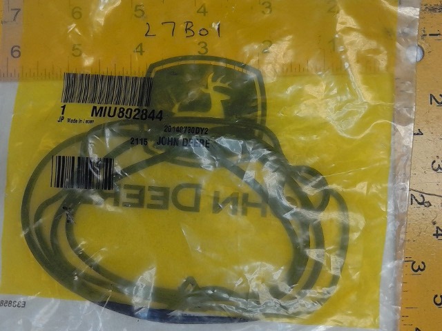 MIU802844 Gasket for JOHN DEERE