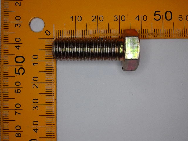 9515003 Bolt