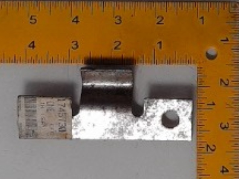 31-1745730 Hinge for AGCO