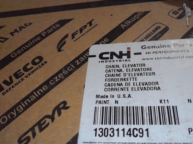 1303114C91 Return Grain Elevator Chain, Rubber Paddles