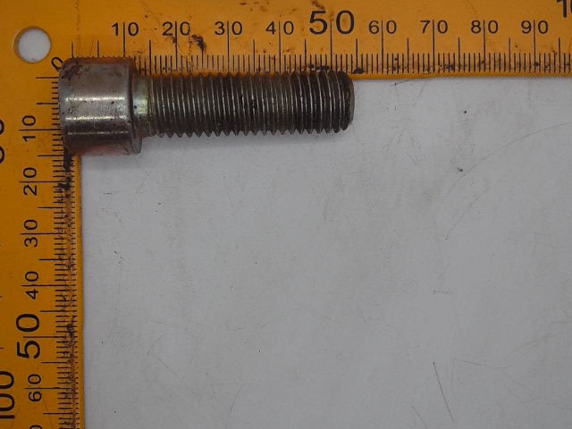 310-32571 Bolt 8.8 for GEHL MANITOU
