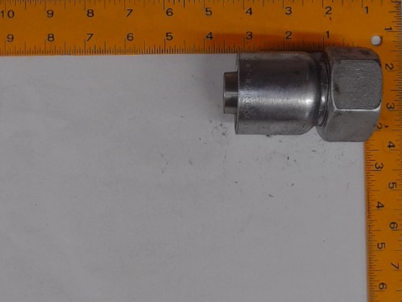 X1C943-30-16 Fitting for JOHN DEERE