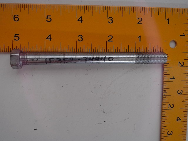 1E352-74940 Bolt