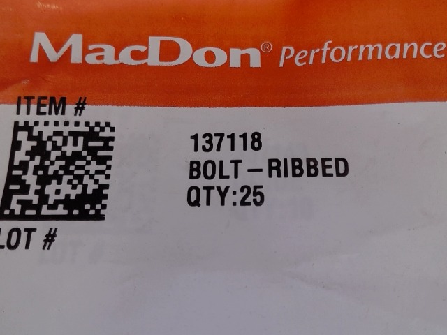 137118 MACDON Bolt