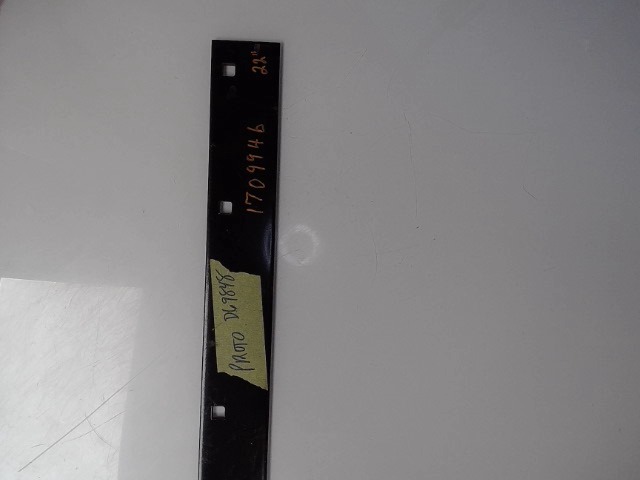 1709946 Scraper Blade