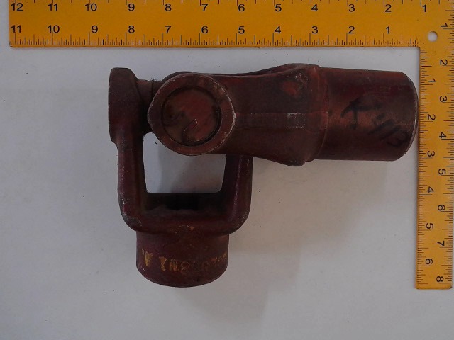 202808M11 AGCO Yoke Assembly