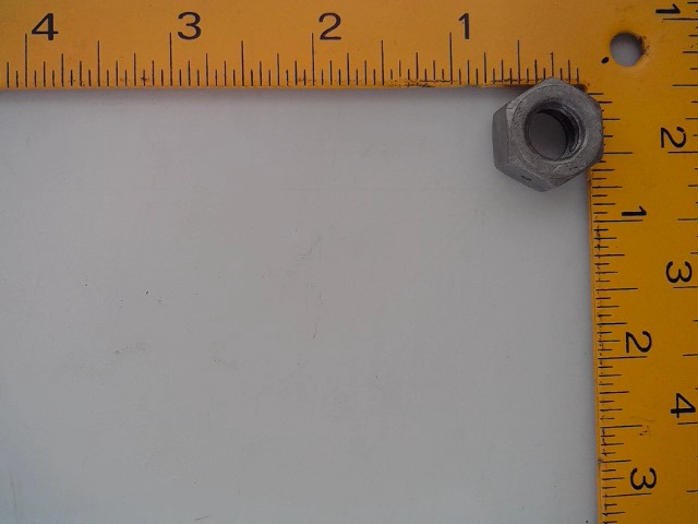 M17841 JOHN DEERE Nut