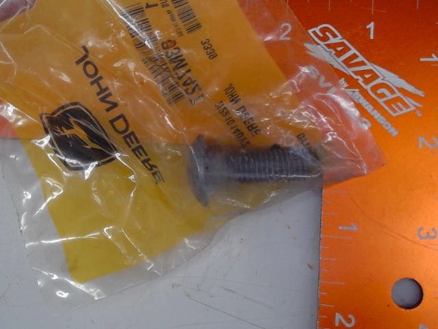 03M7427 JOHN DEERE Bolt