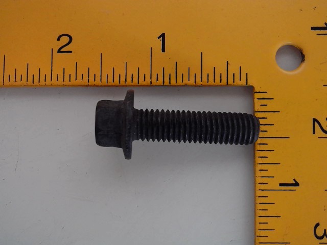 3902114 Bolt