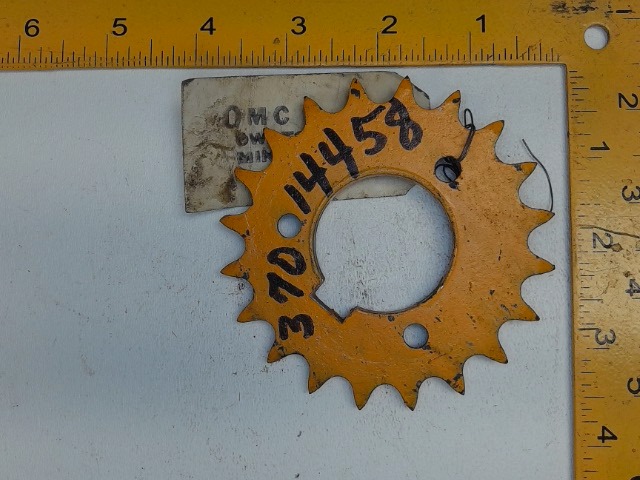 370-14458 Sprocket for GEHL MANITOU