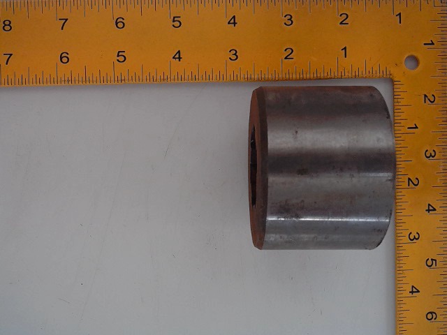 17H396 Sleeve for GEHL MANITOU