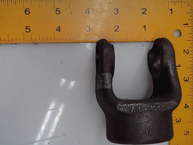 W800-0618 Yoke for AGCO
