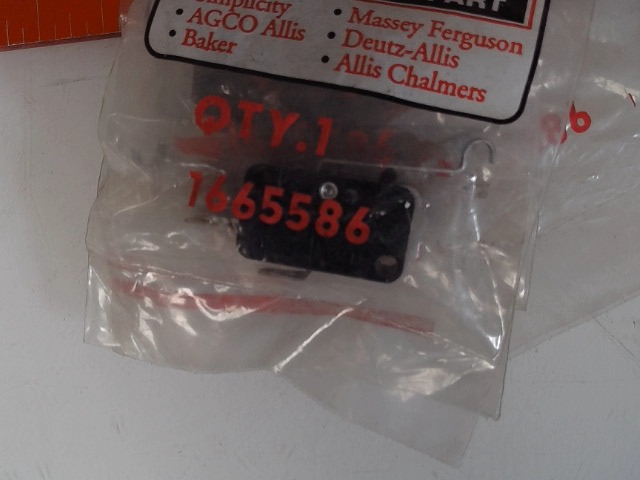 1665586 AGCO Switch