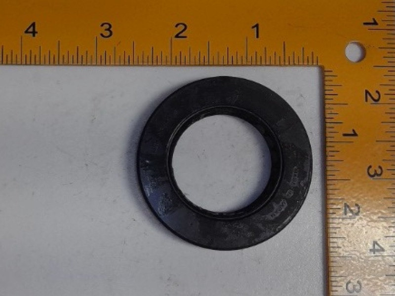 105660A1 Seal for CUB CADET