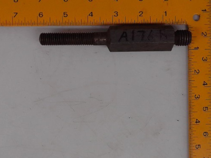A176R Bolt for JOHN DEERE