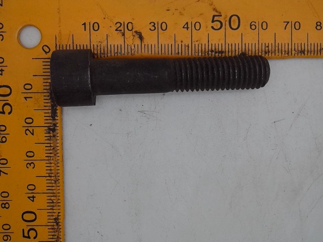 310-32552 Bolt 8.8 for GEHL MANITOU