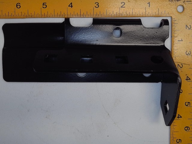 35768 MACDON Bracket