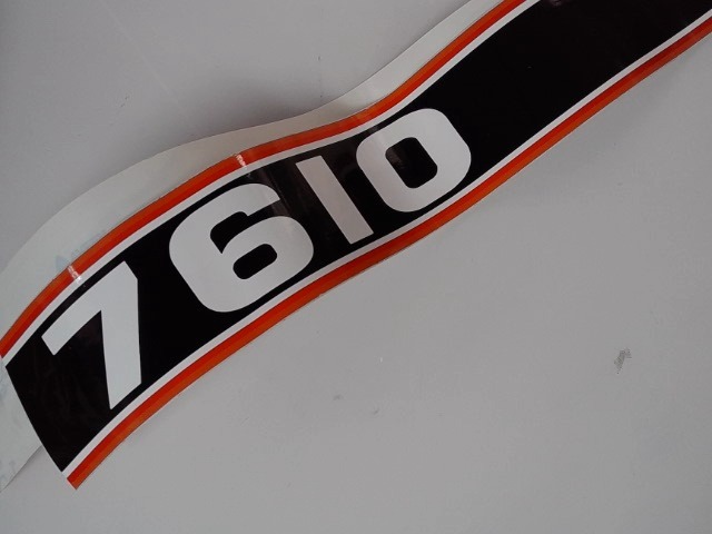 E4NN16N686BA Decal for CUB CADET