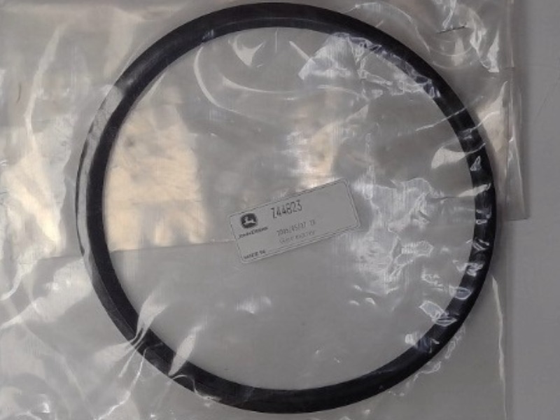 Z44823 Ring for JOHN DEERE