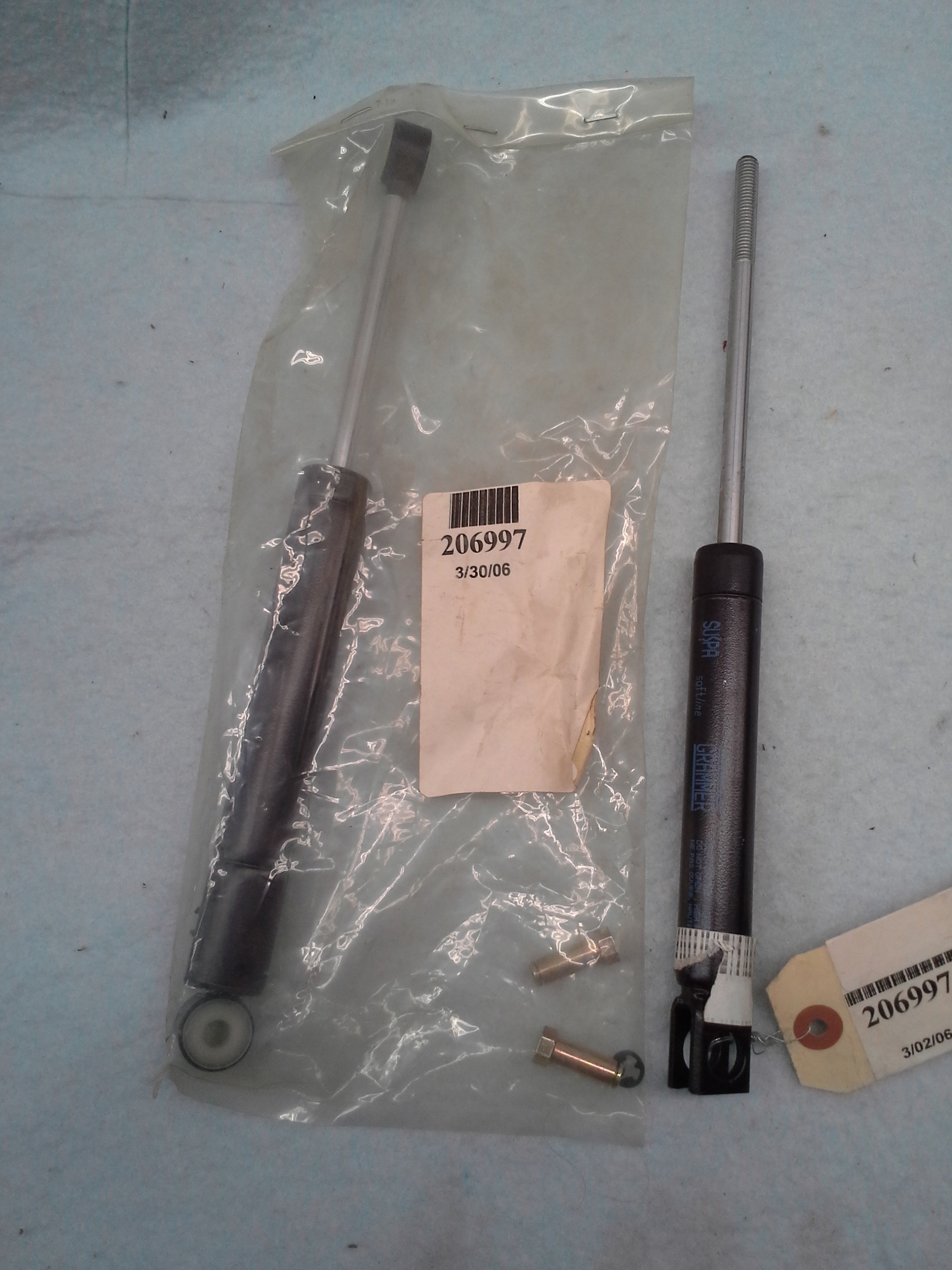 206997 Shock Abs for GEHL MANITOU