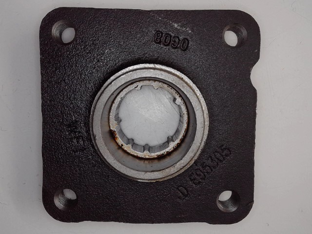 E95305 Disc Shear Hub for JOHN DEERE