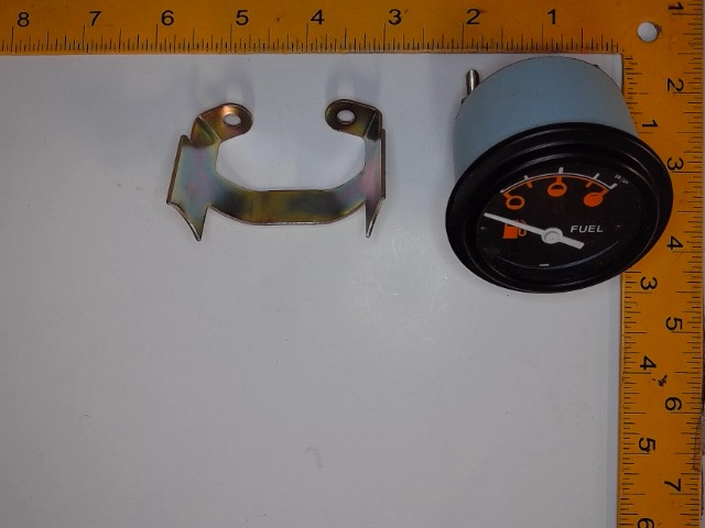 8022022 Gauge W/hdwr for AGCO