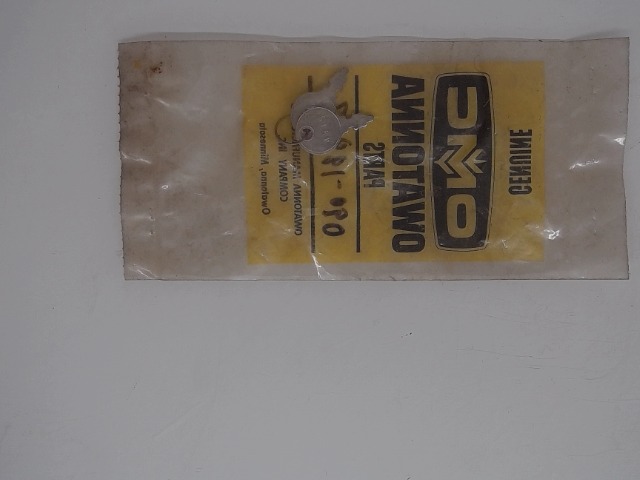 090-18817 Key Set/2 for GEHL MANITOU