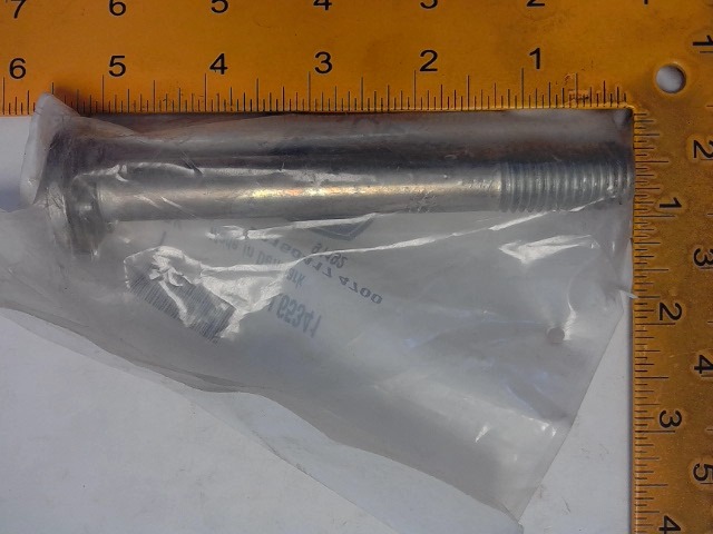 L65341 Bolt 10.9 for JOHN DEERE