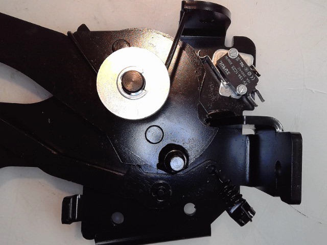 AUC14034 Pedal Assembly for JOHN DEERE