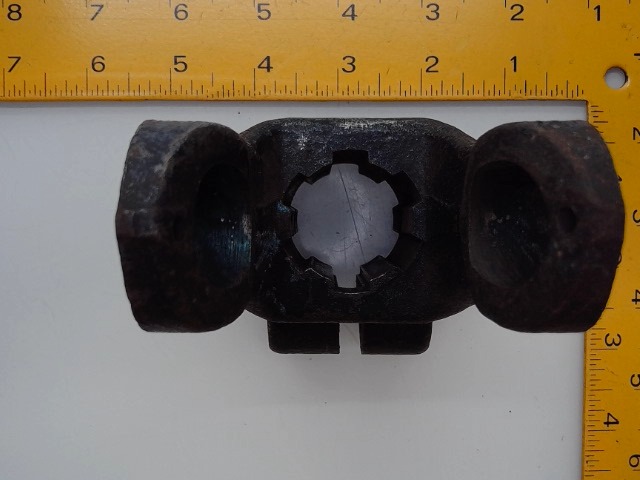 70505848 Yoke for AGCO