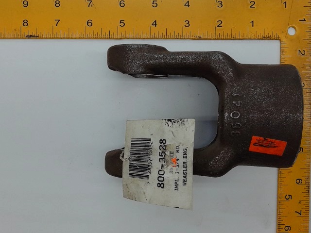 W800-3528 Yoke for AGCO
