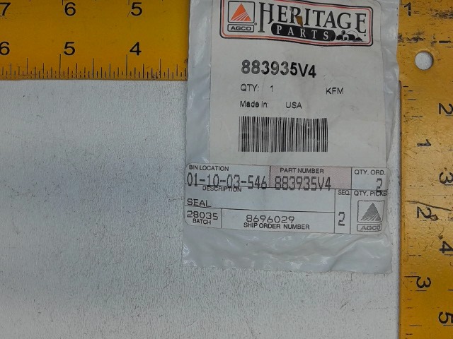 883935V4 Seal for AGCO