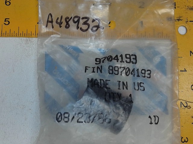 9704193 Piston Kickout