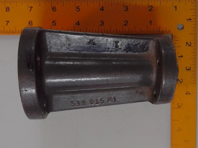 539915M1 Hub/bracket for AGCO