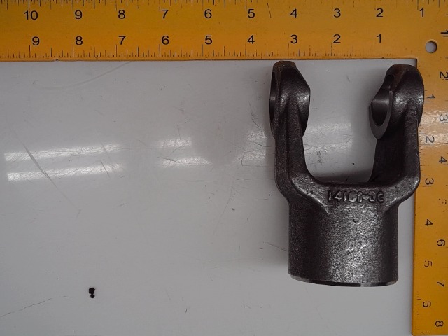 W800-1422 Yoke for AGCO