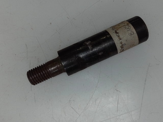 B-7818 Spindle for BUSHHOG KEWANEE
