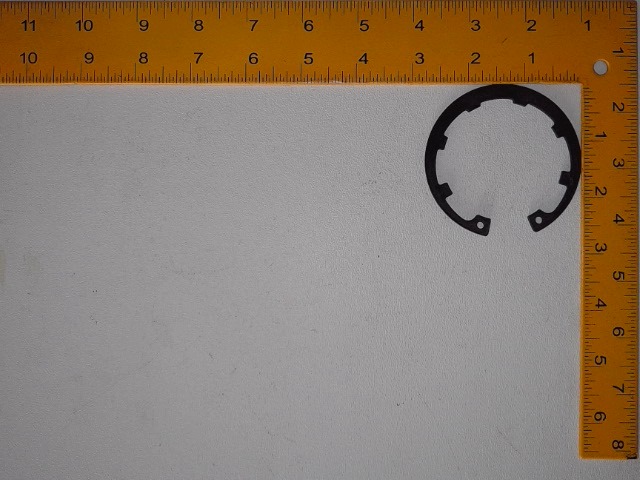 2302569 Retainer