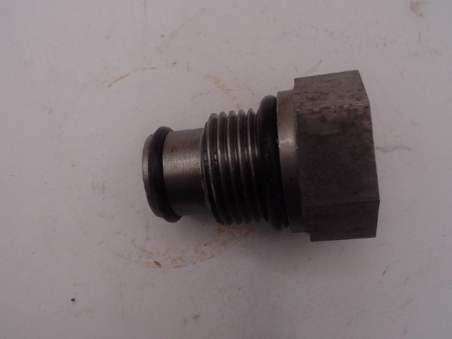 A-220-913 Plug for JOHN DEERE